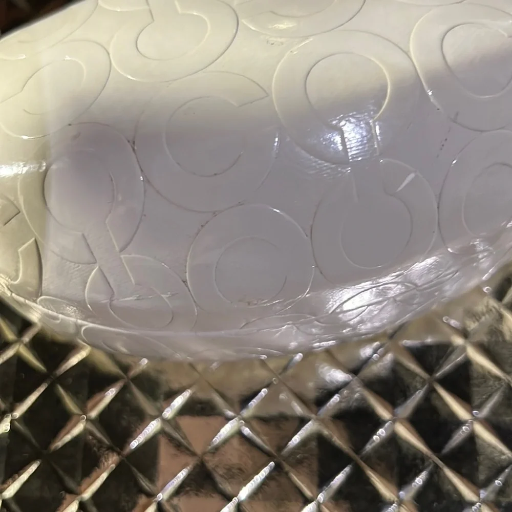 COACH Eyeglass Hard Case OFF WHITE EMBOSSED SIGNATURE Faux PATENT Leather - Picture 2 of 7